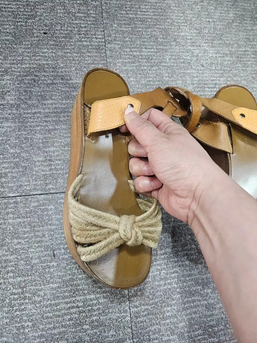 thumbnail-4
